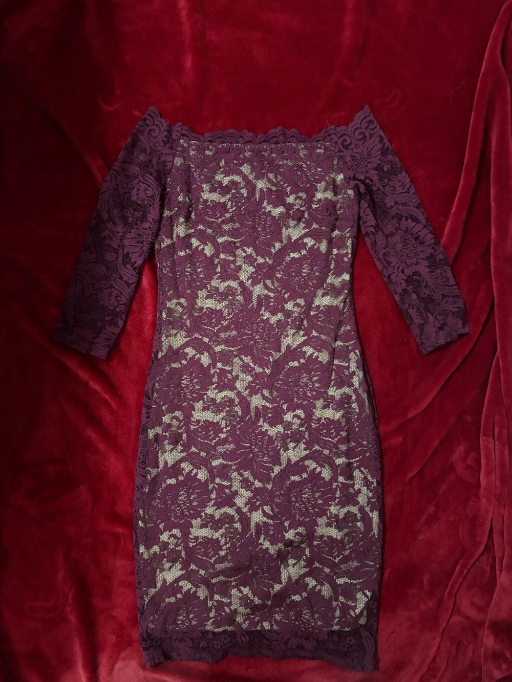 Kimcine Burgundy Floral Lace Off-The-Shoulder Bodycon Dress: Size Large